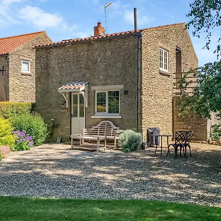 Corn Stook - 16867 Sawdon